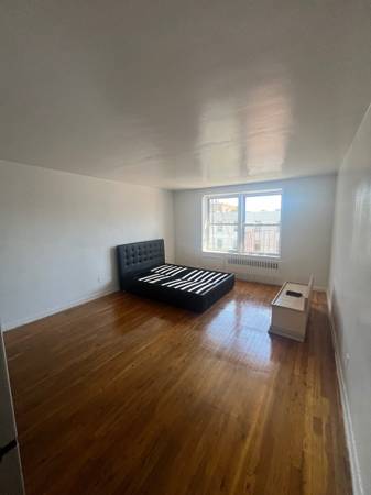 Estudio de $1,300 en 211st y Perry Ave (Bronx)63854384587777120
