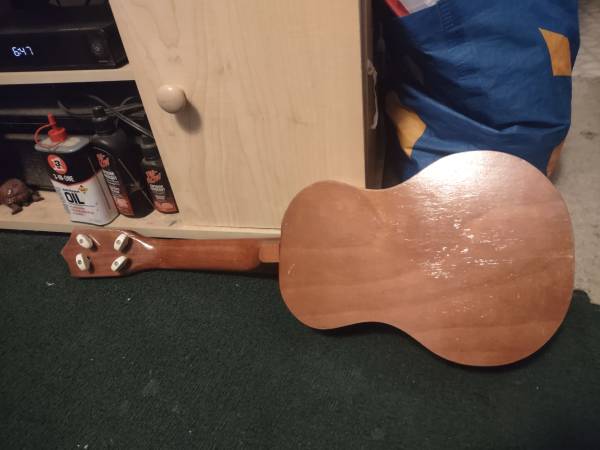 Ukulele 1