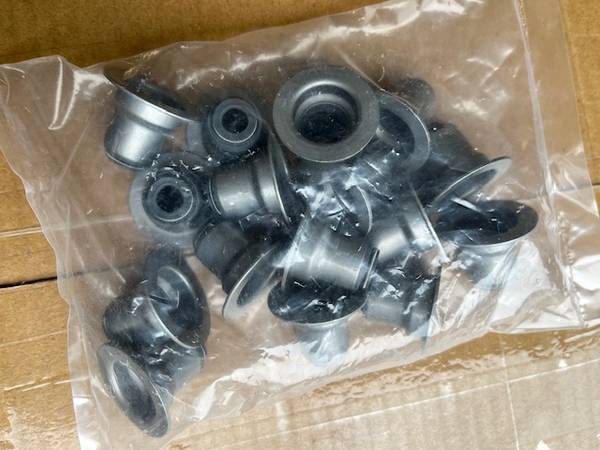 NEW! 2001-2016 Valve Stem Seals GM 4.8 5.3 6.0 6.2L Silverado Savana 1
