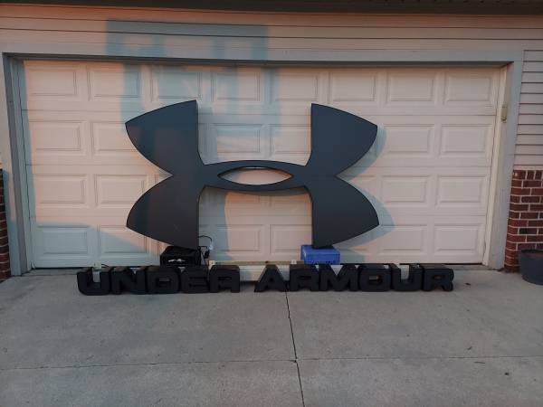 Under Armour lighted display 1