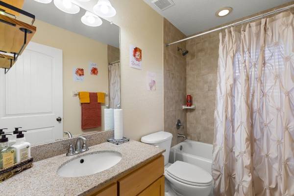In-Unit Laundry, Pantry / Storage, Breakfast Bar 1