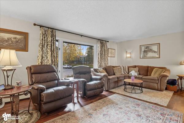 $620,000 / 4br - 2866ft2 - FIRST TIME ON THE MARKET! (6237 E. 34th Ave.) (anchorage)64014169820162122