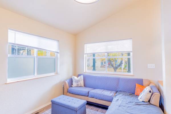 $380,000 / 2br - 842ft2 - Canyon Creek Area (4411 Bordeaux Blvd. Unit B)64287769960705121