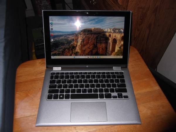 dell 2 in 1 touchscreen laptop, works great 1