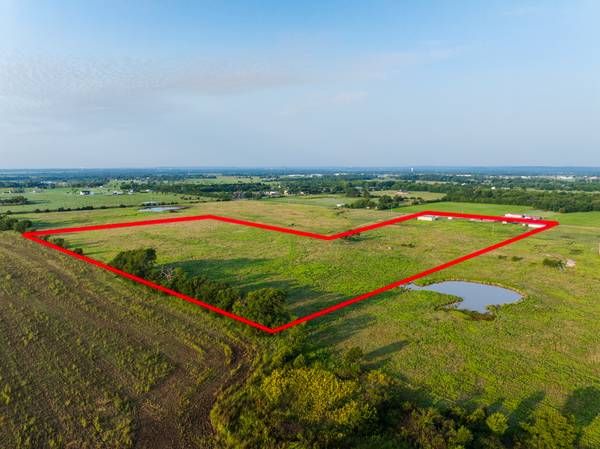 $309,500 8 N 3990 Rd, Dewey, OK 7402964054255912578121