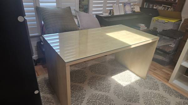 Clean Desk 1