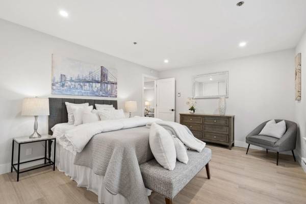 $2,219 / 1br - 761ft2 - Live in the Vibrant Redwood City + Parking Spot (mountain view)63946805844226124