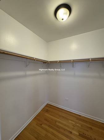$1,250 ★ Devon Bloom Studio – Heat, Gas & Water Included – Top Floor ★ (Edgewater)63899123807874121