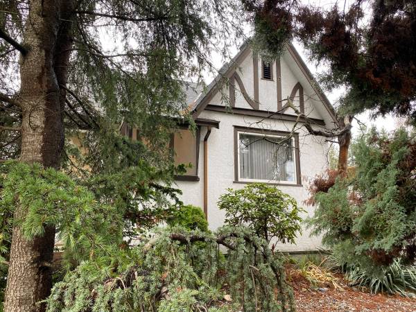 A 900 ft² two-bedroom in New Westminster, asking $1,795 a month. It leaves 5 obvious questions unanswered, starting with: when is it available?