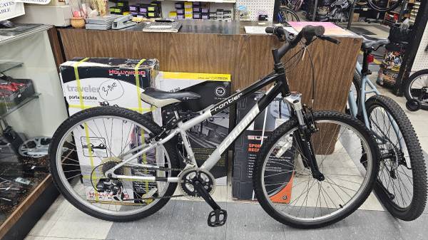 Fully Serviced Pre-owned Schwinn Frontier Men's Mountain Bike XS 1