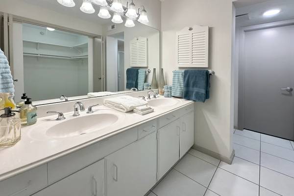 $1,815 / 3br - 1379ft2 - HUGE 3 Bedrooms Available at Latvian Village (Omaha)64020672787203123