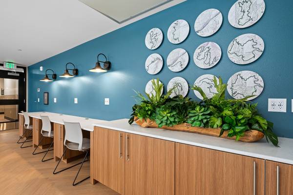 $1,524 / 2br - 770ft2 - Laboratorio de Computación, Acceso Controlado/Cerrado, Patio Interior (16503 E Burnside St, Portland, OR)63867270269569121