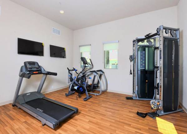 $3,045 / 2br - MOVE IN- SAVE $1000 on RENT - Modern Fitness Center, Quartz Counters (Vista)63701664781313124
