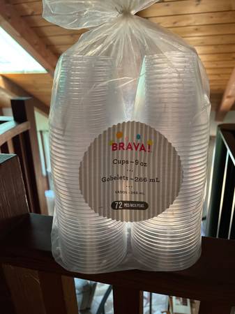 Plastic cups brand new 1
