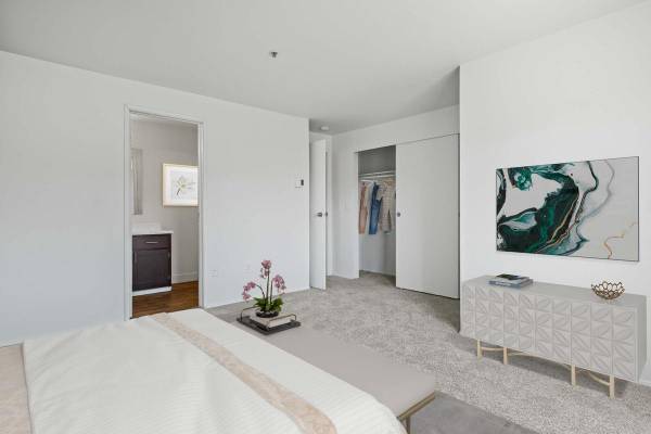 $1,699 / 2br - 1145ft2 - Inviting 2 BR in Serene Setting: Large Closets, Pool, 2 Months Free (Fishers Landing)63820824765057121