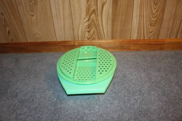 Tupperware Vegetable grater/shredder 1