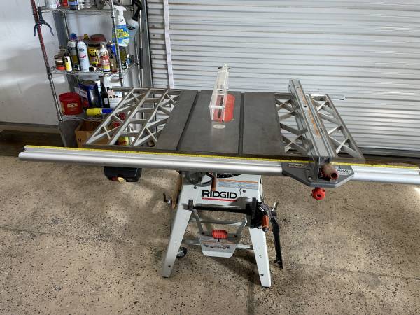 Ridgid Table Saw with Accessories 1