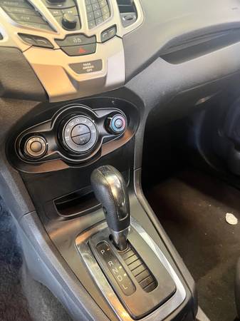 2013 Ford Fiesta SE ($6500) - $6,500 (Awatukkee)63490357412481124