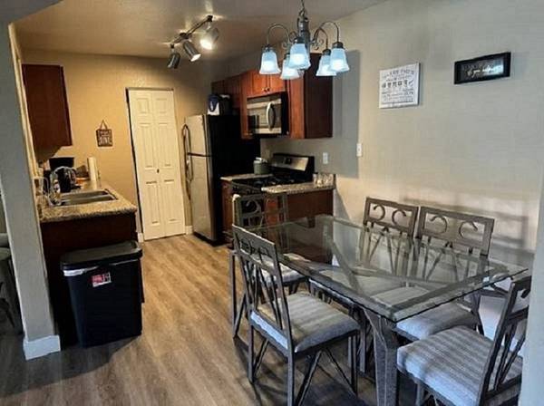 $500 / 1br - Comfortable Furnished Room + Ensuite – Quiet & Cozy 💖 (Sacramento, CA)63790764329089122