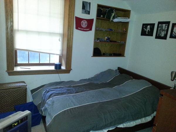 $1,375 / 4br - $1,375 Basement Suite in 4 Bed/3 Bath Townhouse 12/1 (East Cambridge)63875606127875121