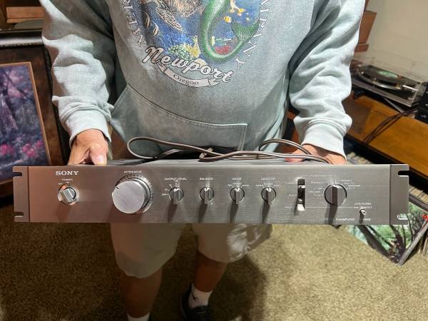 Sony TA-E88  Preamplifier, a highly regarded piece of vintage high-fidelity  aud 1