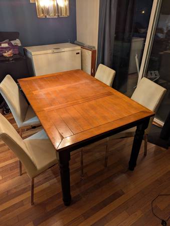 Dining Table + 4 Chairs 1
