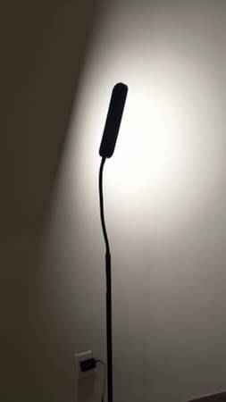 Lámpara de pie moderna Lumens / accesorio de iluminación LED con bombilla flexible - $100 (Washington DC)63471267349377122