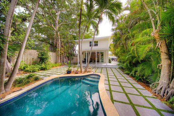 $160 / 3br - 1808ft2 - Picture Perfect Key West Beach House (Key West, FL)63838114042627120