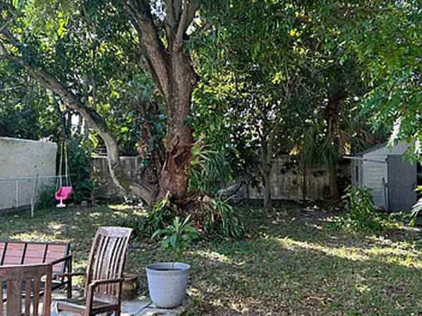 $710 / 2br - Well-Maintained 2-Bed, 2-Bath with Spacious Yard (Miami, FL)64001847823618124