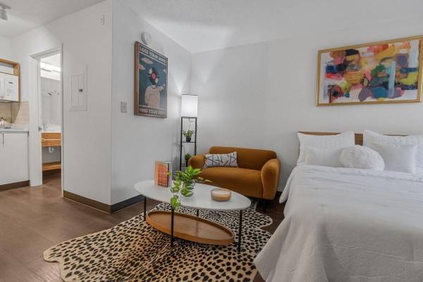 $834 / 255ft2 - Vivo Living Ivy Creek - 1 Month Free + No App/Admin Fees!63685997983363122