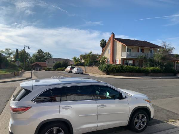 2014 Toyota Highlander Platinum Edition Engine is blown, needs replace 1