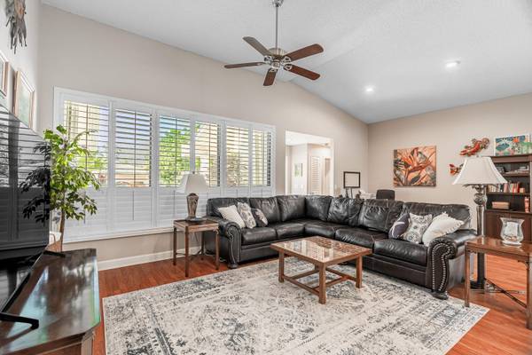 $540,000 / 3br - 2641ft2 - Hagamos un trato. 🏡Casa frente al lago de 3/2/2 CBS en Martin Downs/Heronwood (Martin Downs/Heronwood)63823722899587122