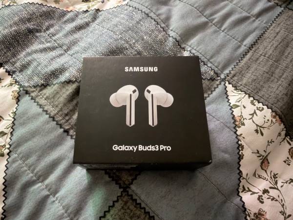 Samsung Galaxy Buds 3 Pro 1