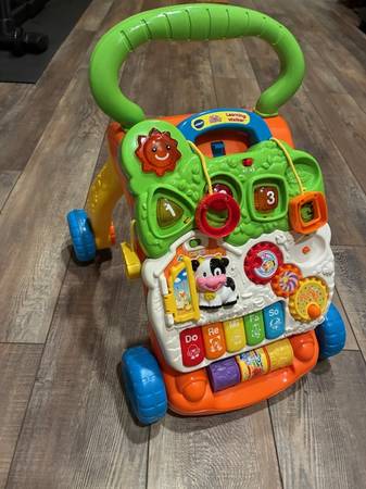 V Tech Baby Walker 1