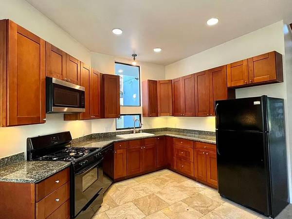 $950 / 1br - 1265ft2 - Spacious 1BR + Loft Townhome at The Lofts at Point Loma63657108445443124