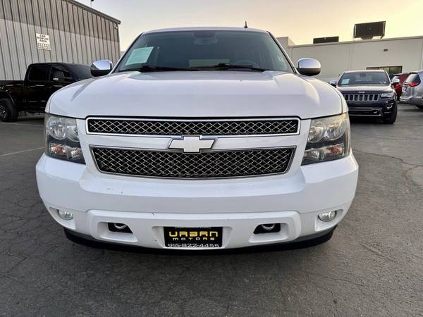 2012 *Chevrolet* *Tahoe *LT 4x4 4dr SUV* White - $12,995 (Urban Motors)63619483407491124