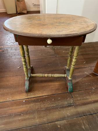 Small painted table 1