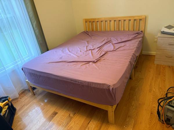 Queen Size Bed 1