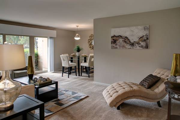 $1,259 / 1br - 870ft2 - 🌞Specials!! OAKCREST TOWERS!! Call Marquita (Forestville)63895920795138121