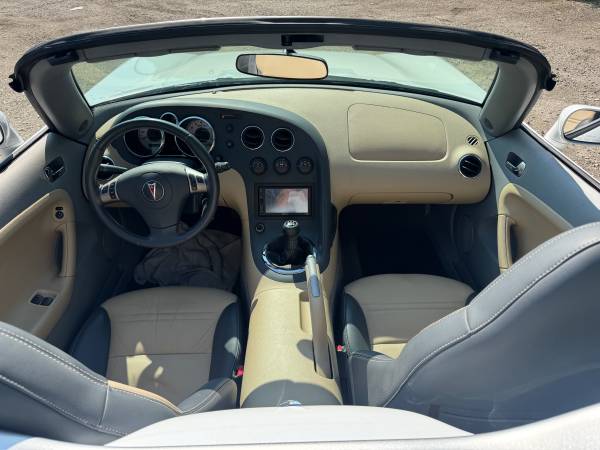 PONTIAC 2006 SOLSTICE - $10,999 (ELMHURST)63618795760257124