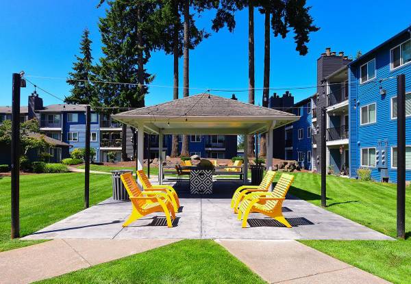 $1,299 / 1br - 720ft2 - Cozy 1 BR, Hardwood-Style Flooring, Perfect for You! (Everett)63786779939843122