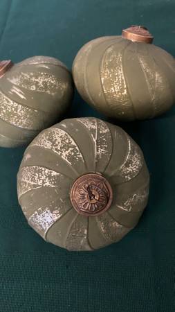 New- #3  Antique Matte Green Kirkland 4" Ornaments 1