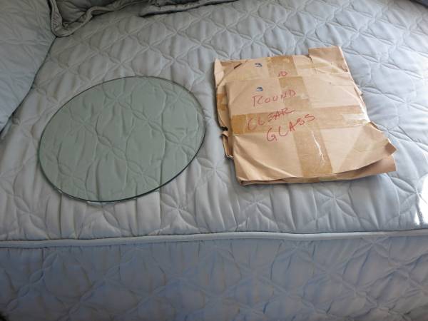 Round pieces of clear glass 1