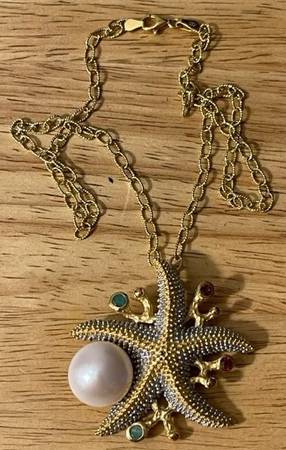 Impressive PEARL Starfish CHARM 1
