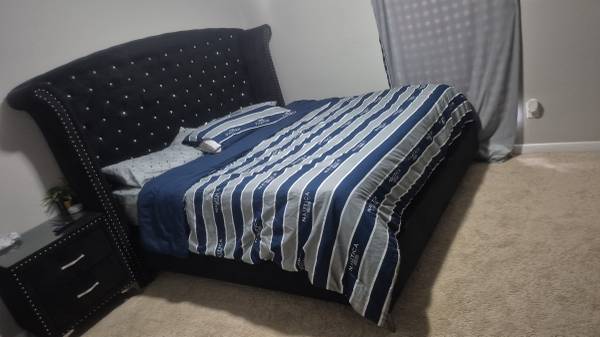 King-size bedroom set 1