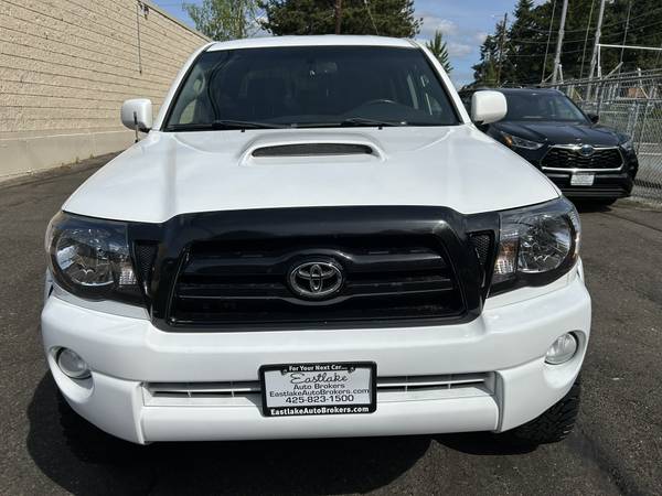 2008 Toyota Tacoma Double Cab SR5 Long Bed 4WD --Título limpio, Elevado-- - $21,995 (kirkland)63613954315011121
