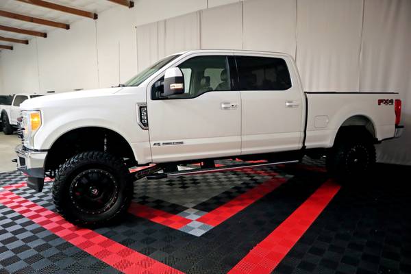 2017 Ford F250 Super Duty Crew Cab Lariat - $45,999 (Portland)63616133048321122