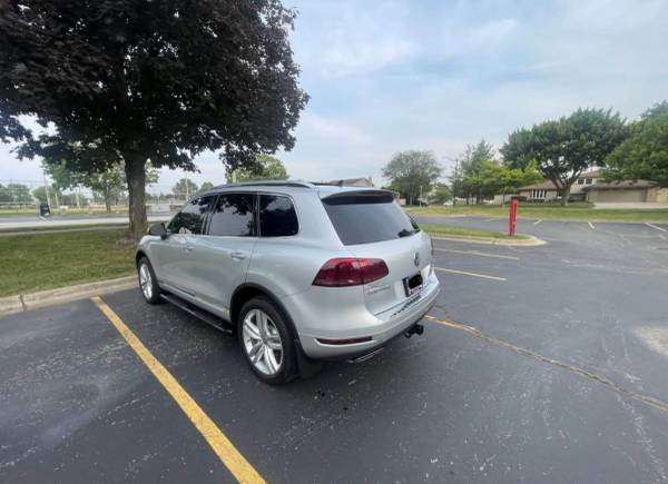 VW Touareg 2011. Título limpio - $5,900 (Palos Hills)63624839334401122
