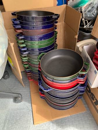 Staub Cast-Iron Skillet fry pan #28 Navy red green brick 1