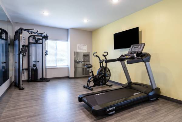$1,767 / 1br - On-Site Guest Laundry, Dogs Welcome, 100% Smoke-Free Hotel (1100 Clinchfield St, Johnson City, TN)63661107608195122